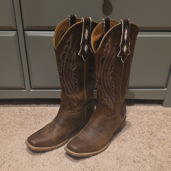 Brown Justin Gypsy Cowgirl Boots - Picture 2 of 7